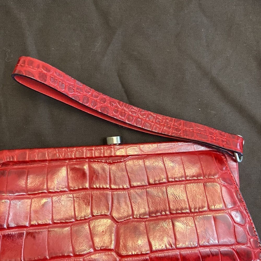 Burberry Vintage clasp wristlet red leather impeccable condition - Picture 11 of 13